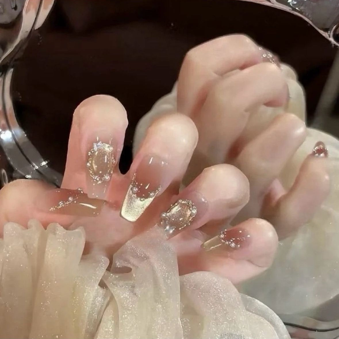 【 Extravagant and Enchanting 】 High-end autumn and winter handcrafted wearable nail art, cat-eye pearl whitening, detachable nail art